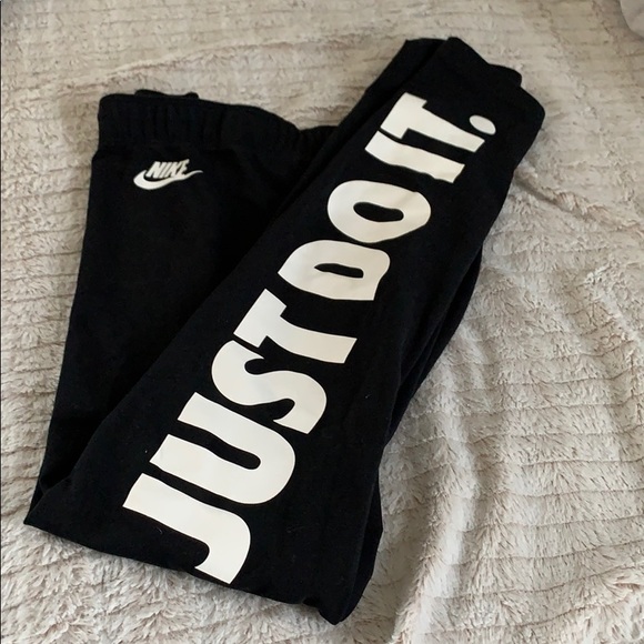 SOLD LOCALLY******Nike leggings - Picture 1 of 5